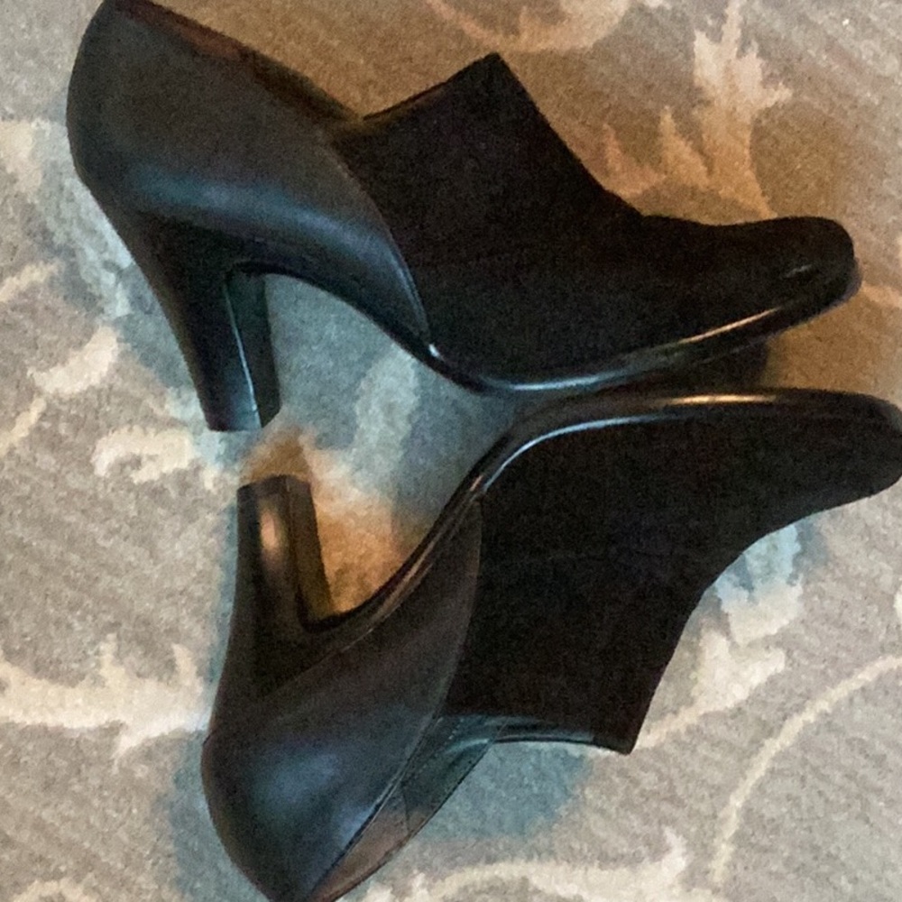 Aerosoles Black Slip-On Shoes - Picture 3 of 3